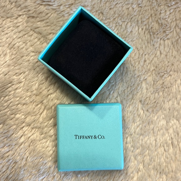 TIFFANY Ring/Charm/Earring/Cuff Links Box - Picture 6 of 8
